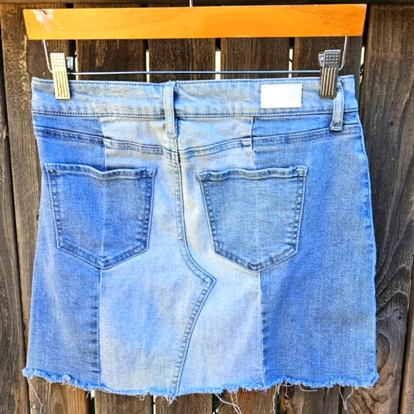 Celebrity Pink Denim Mini Skirt Womens Size 5/27 - Picture 12 of 16